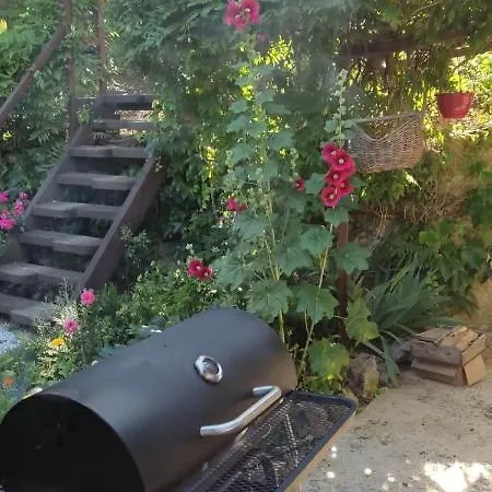 Camp Paradis בית הארחה