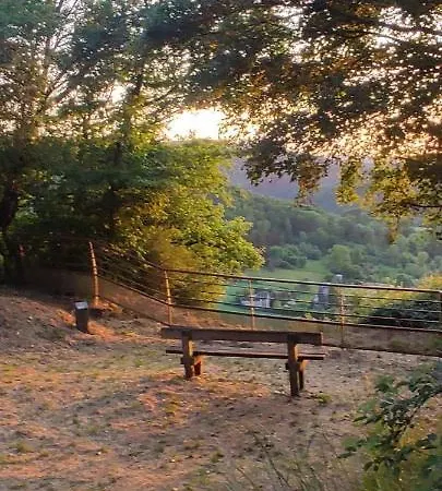 Camp Paradis בית הארחה *